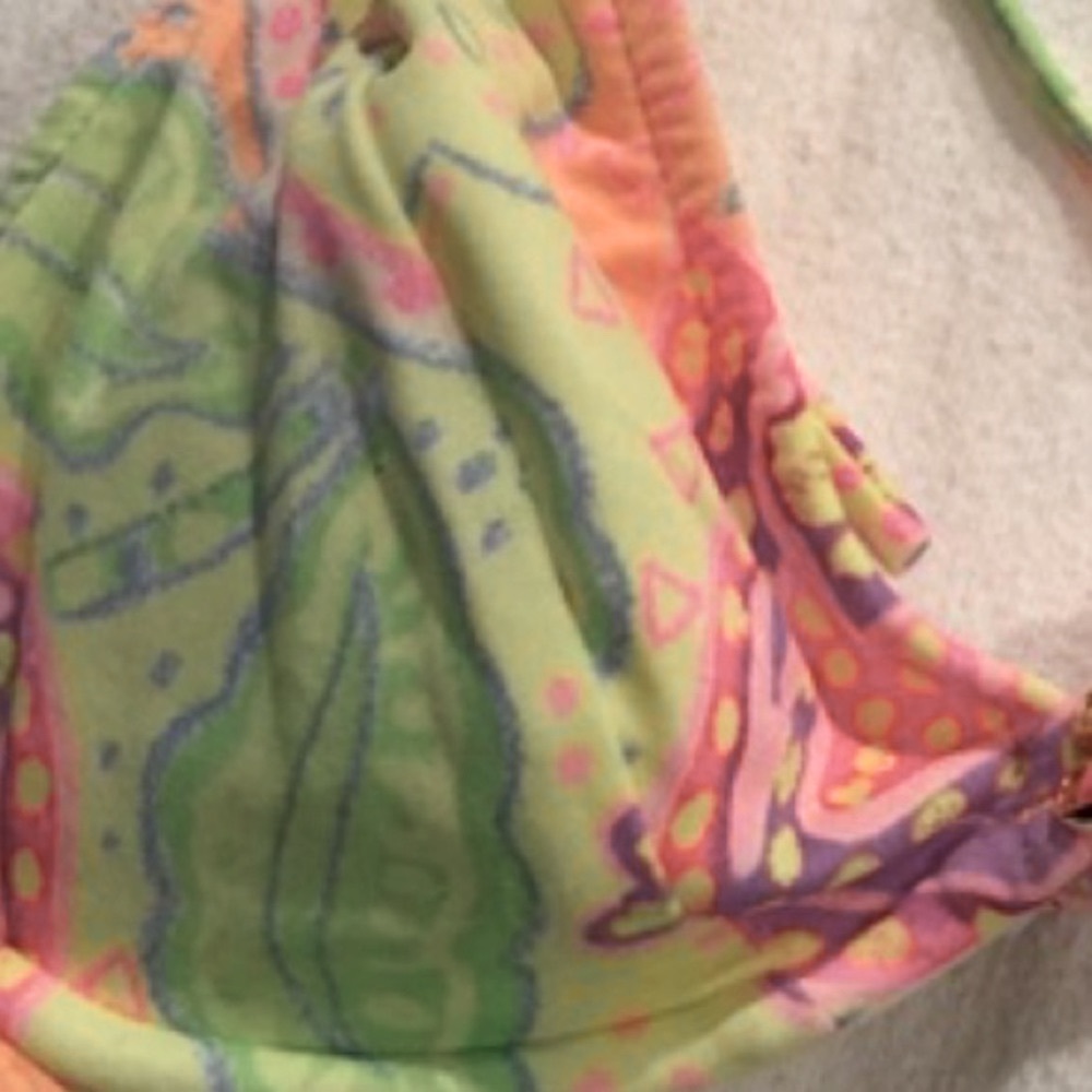VENUS Neon Bikini Top - Picture 5 of 6